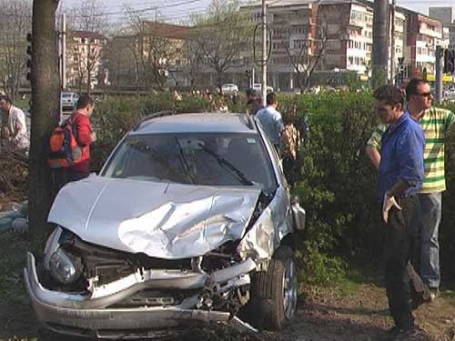 Foto accident bulevardele Independentei si Republicii Baia Mare (c) eMaramures.ro