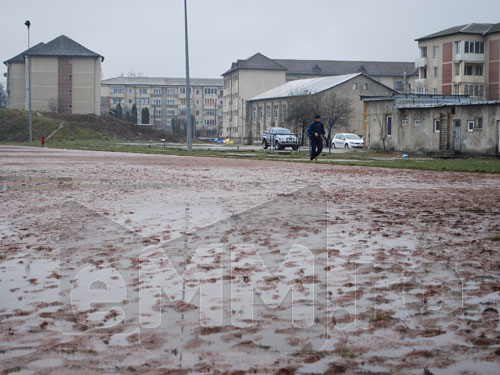 Foto: Teren atletism Baia Mare