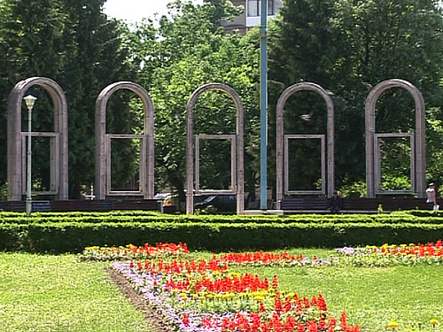 Foto: Arcada Scriitorilor Baia Mare - Parcul Dacia (c) eMaramures.ro