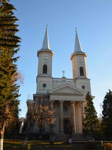 Foto Monumentala biserica romano-catolica (c) Lucian Petru Goja