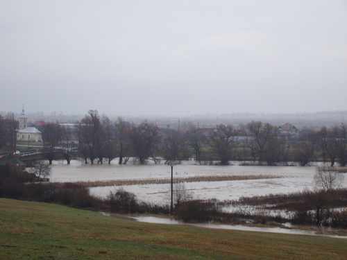 Inundatii Lapus (c) eMM.ro