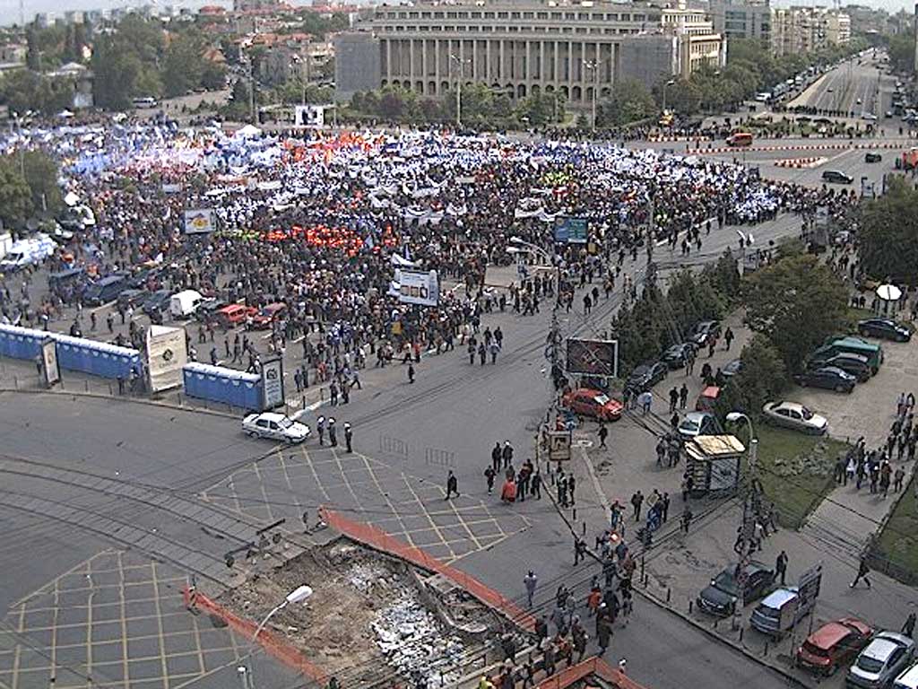 Foto miting Palatul Victoria - Bucuresti - 19 mai (c) Jurnalul National