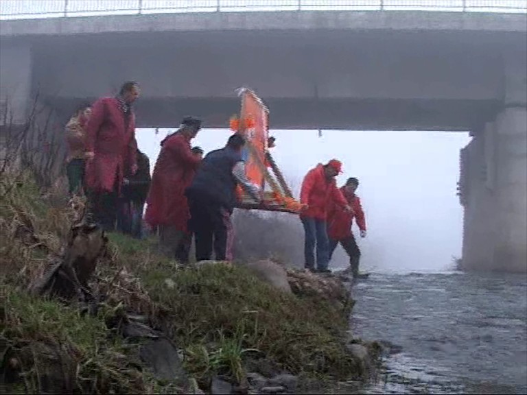 Foto SA RADEM CU POLITICIENII – Senatorul Sorin Bota, un Bruto in lupta cu Popeye Marinarul (VIDEO)