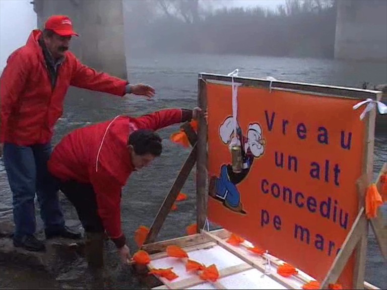 Foto SA RADEM CU POLITICIENII – Senatorul Sorin Bota, un Bruto in lupta cu Popeye Marinarul (VIDEO)