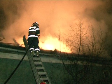 Foto incendiu acoperis Tautii Magheraus (c) eMaramures.ro