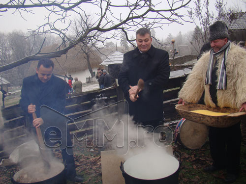 Foto: Craciun in Maramures 2012 - Liviu Marian Pop si Sorin Rednic (c) eMaramures.ro