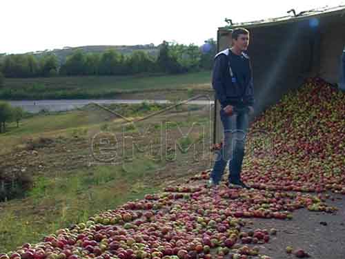 Foto: TIR rasturnat pe Mesteacan (c) eMaramures.ro